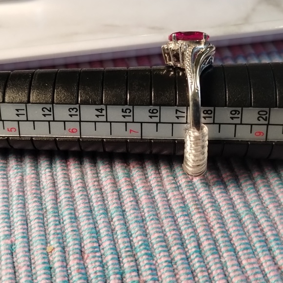 Size 8 signed 925 10k RL created gourgous ruby and diamond ring - Picture 5 of 6